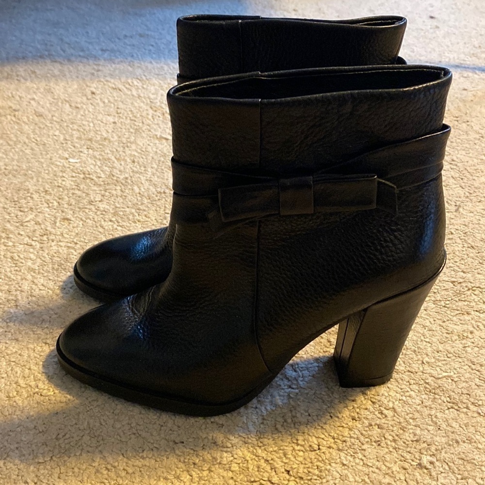 Kate Spade womens heeled booties; size 9M